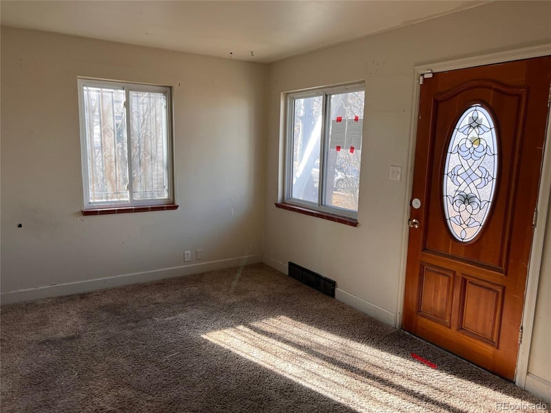 930 Nome St, Aurora, CO 80010