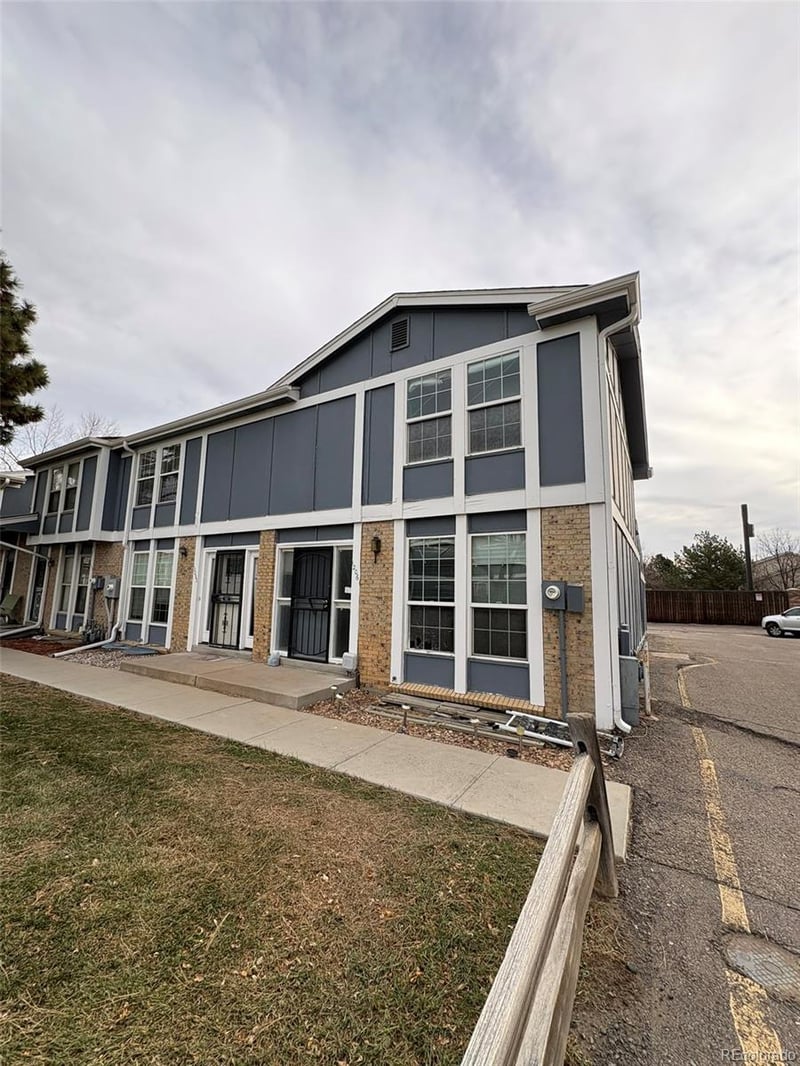 12061 3rd Ave, Aurora, CO 80011