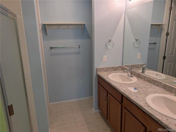 27646 10th Dr, Aurora, CO 80018