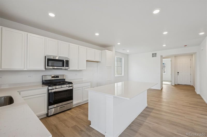 4349 Elkwood Ct, Johnstown, CO 80534