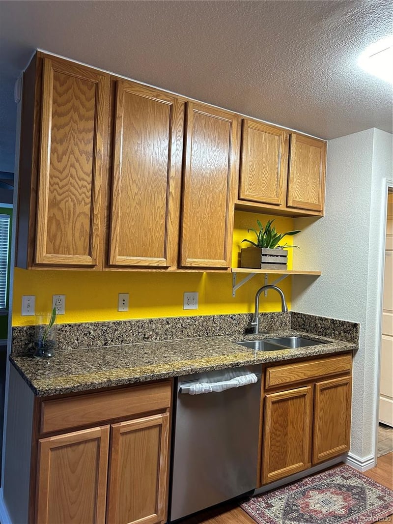 16984 Wyoming Dr, Aurora, CO 80017