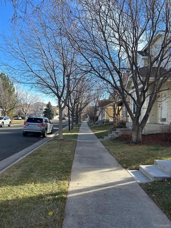 16984 Wyoming Dr, Aurora, CO 80017