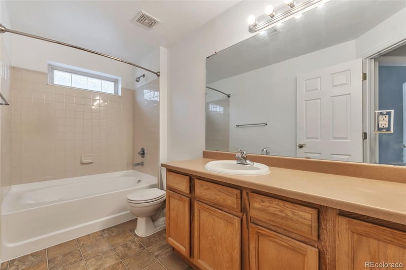 18622 Water Dr #E, Aurora, CO 80013