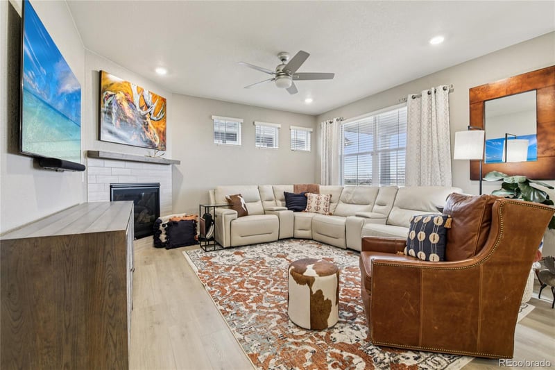 8887 Falcon St, Longmont, CO 80504