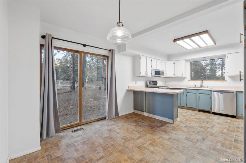 832 Spring Valley Dr, Divide, CO 80814