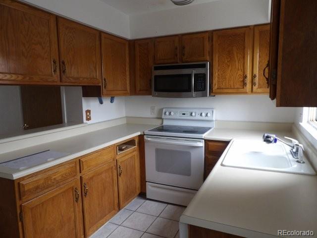 14272 Hawaii Cir #B, Aurora, CO 80012