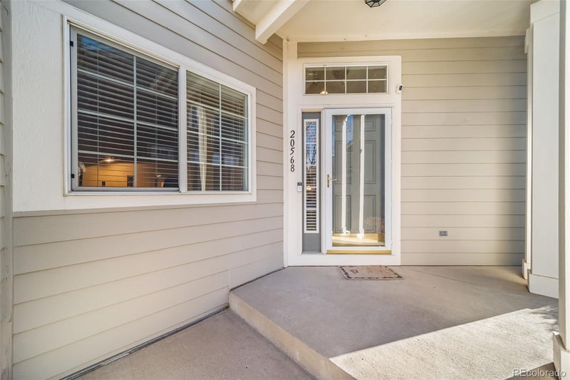 20568 Lake Pl, Aurora, CO 80016