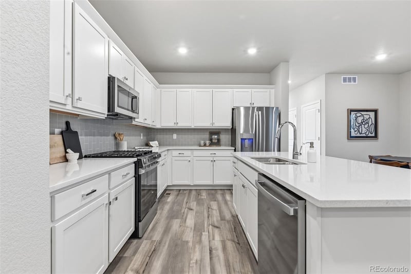 21293 63rd Dr, Aurora, CO 80019