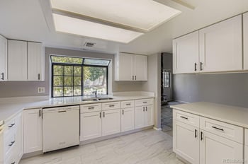 12440 Pacific Cir #B, Aurora, CO 80014