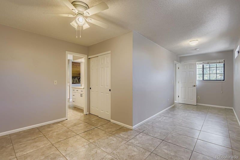 12440 Pacific Cir #B, Aurora, CO 80014