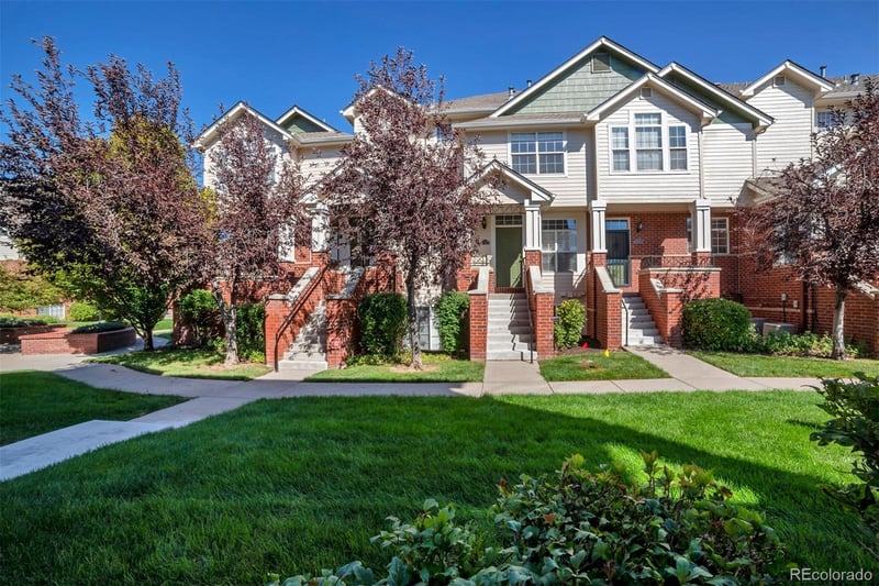 9816 Carolina Pl, Aurora, CO 80247