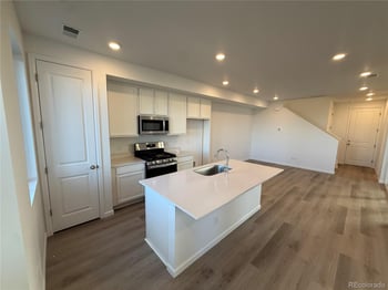 24165 30th Pl, Aurora, CO 80019