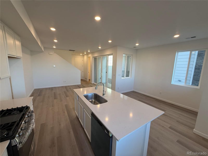 24165 30th Pl, Aurora, CO 80019