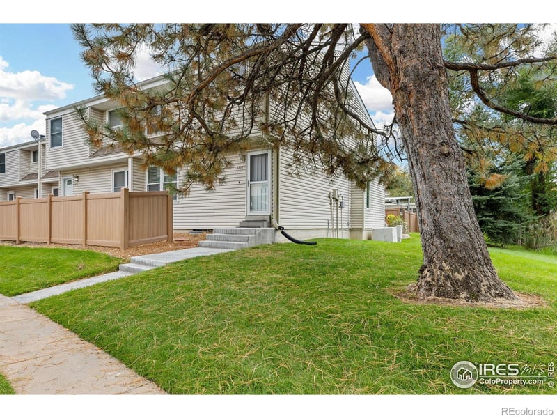 4216 Maplewood Way, Centennial, CO 80121