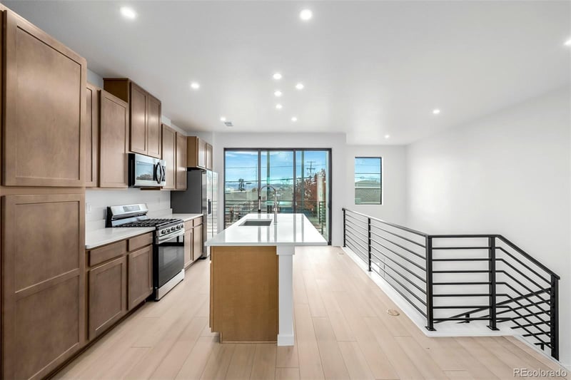 2076 S Holly St #2, Denver, CO 80222