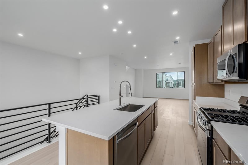 2076 S Holly St #2, Denver, CO 80222