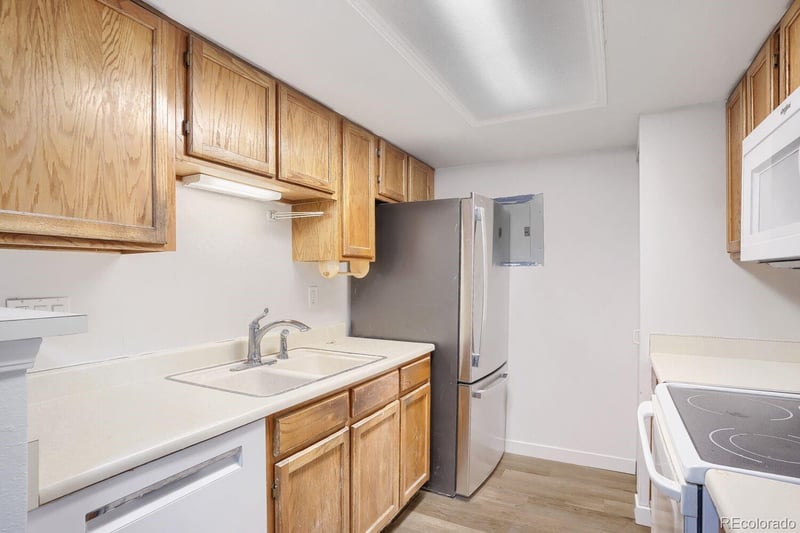 8335 Fairmount Dr #2-204, Denver, CO 80247