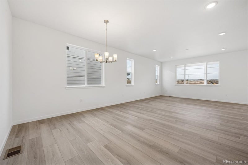 476 Salida St, Aurora, CO 80017