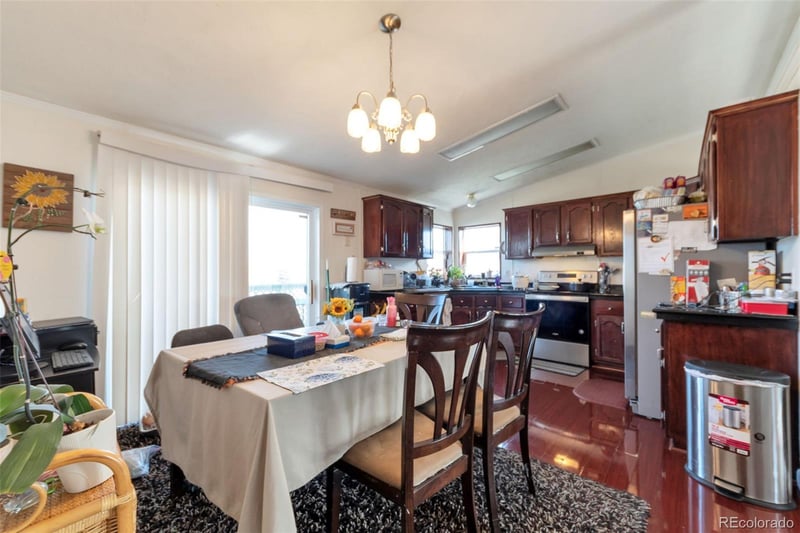 5853 Quemoy Cir, Centennial, CO 80015