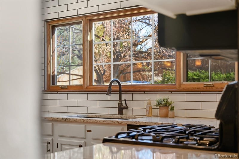 9372 Prairie View Dr, Highlands Ranch, CO 80126