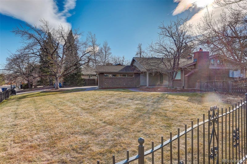 3061 Mountain Shadows Dr, Wheat Ridge, CO 80215