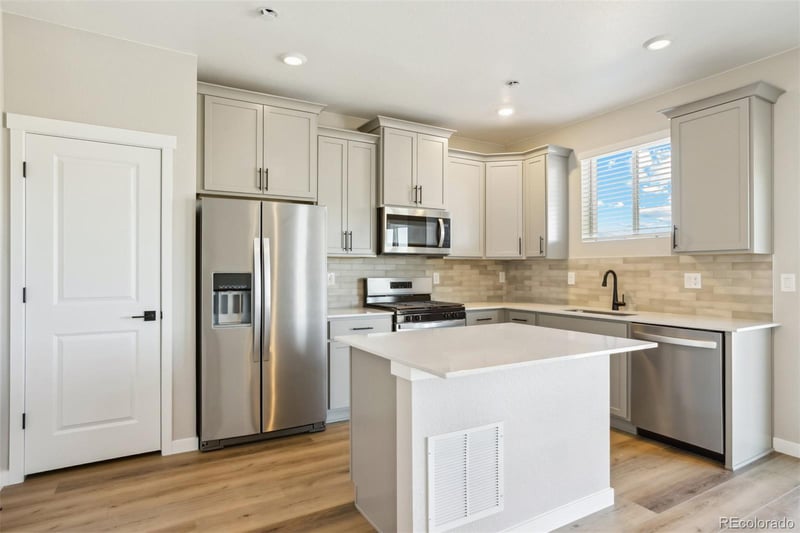 17851 94th Ave, Commerce City, CO 80022
