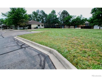 2225 Iola St, Aurora, CO 80014