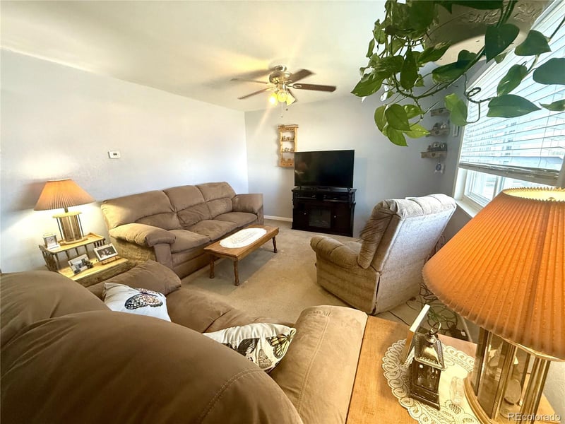 752 Lewiston St, Aurora, CO 80011