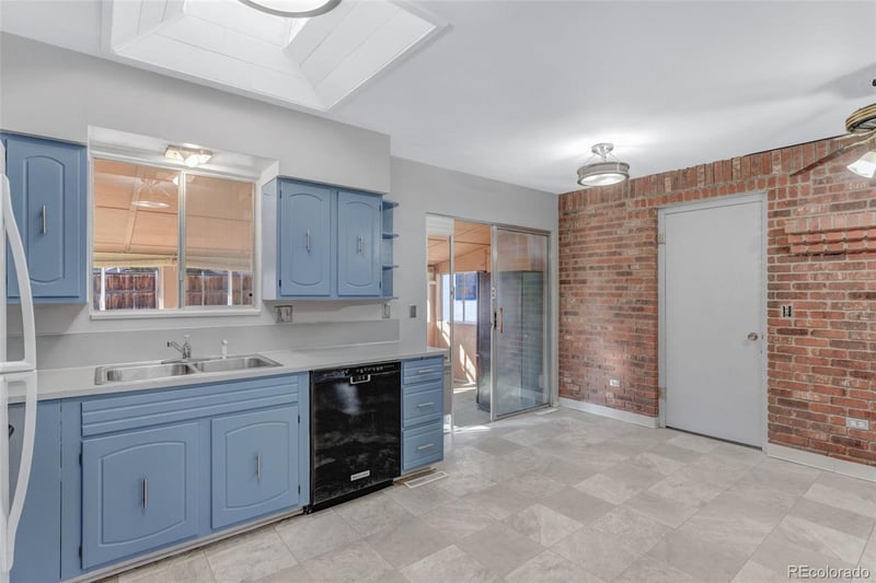 8321 Ammons St, Littleton, CO 80128