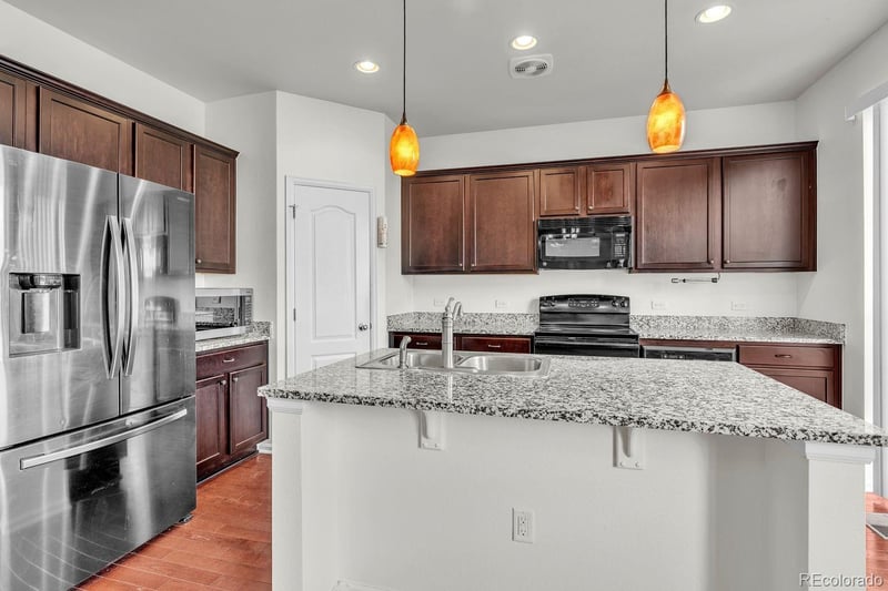 25447 4th Ave, Aurora, CO 80018
