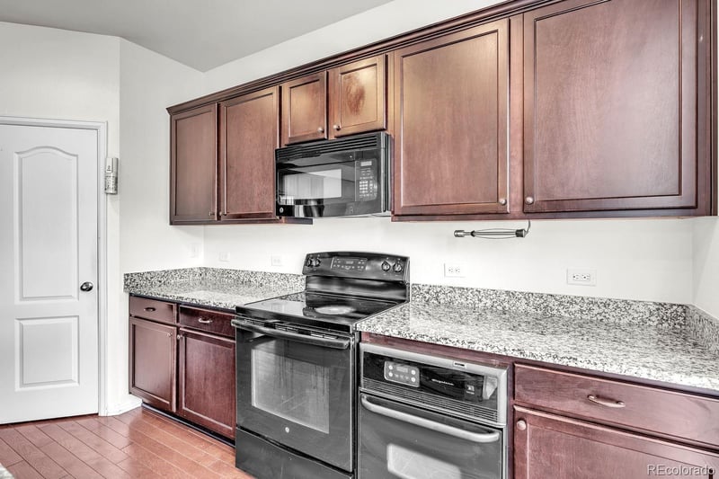 25447 4th Ave, Aurora, CO 80018