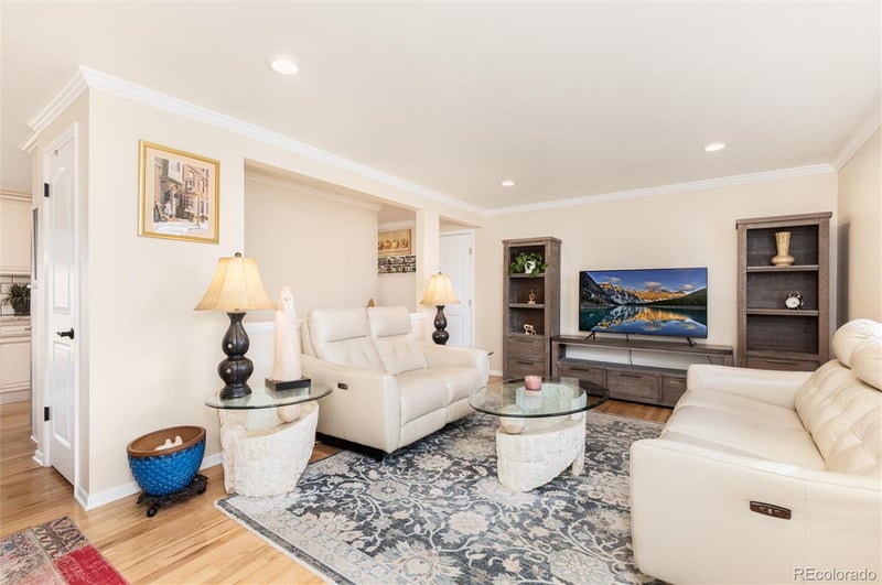 6582 Sherman St, Centennial, CO 80121