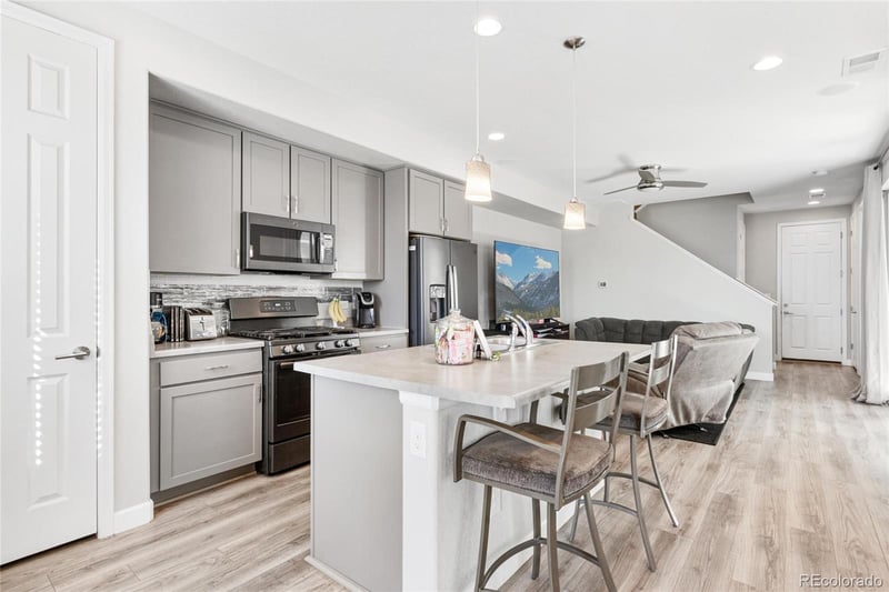 23576 5th Pl, Aurora, CO 80018