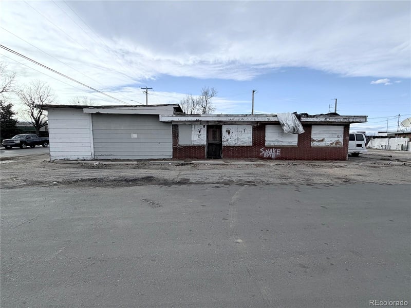 3905 Oneida St, Denver, CO 80207