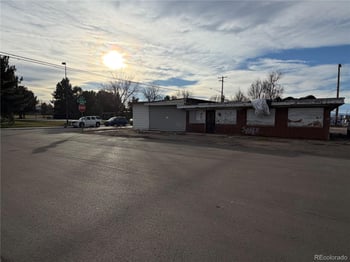 3905 Oneida St, Denver, CO 80207