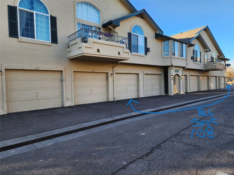 8601 Dry Creek Rd #112, Centennial, CO 80112