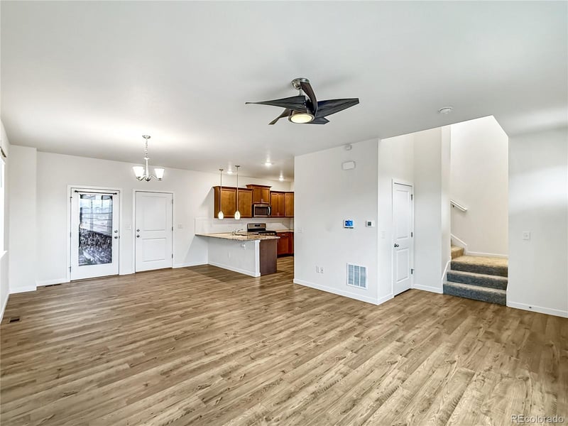 21885 9th Pl, Aurora, CO 80018