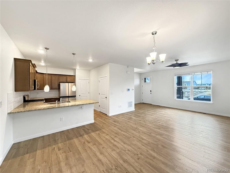 21885 9th Pl, Aurora, CO 80018