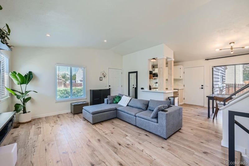 4600 Dillon St, Denver, CO 80239