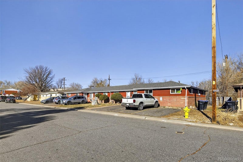 7705 61st Ave, Arvada, CO 80004