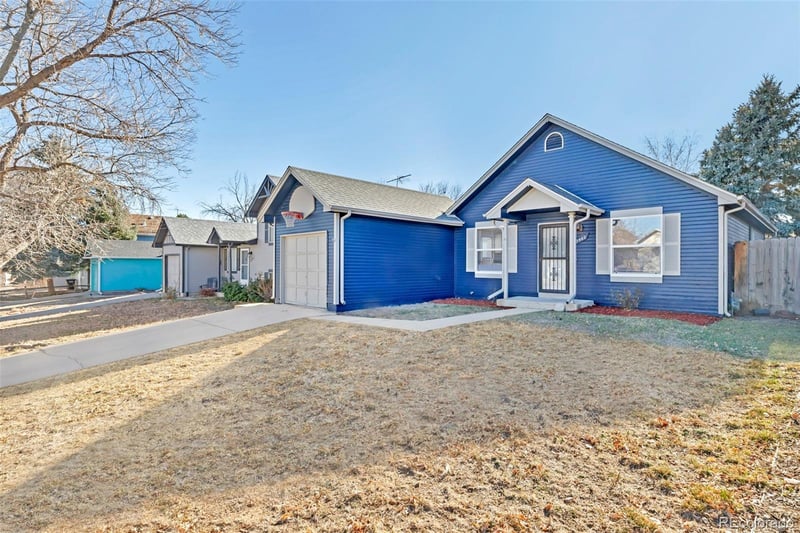 17562 Whitaker Dr, Aurora, CO 80015