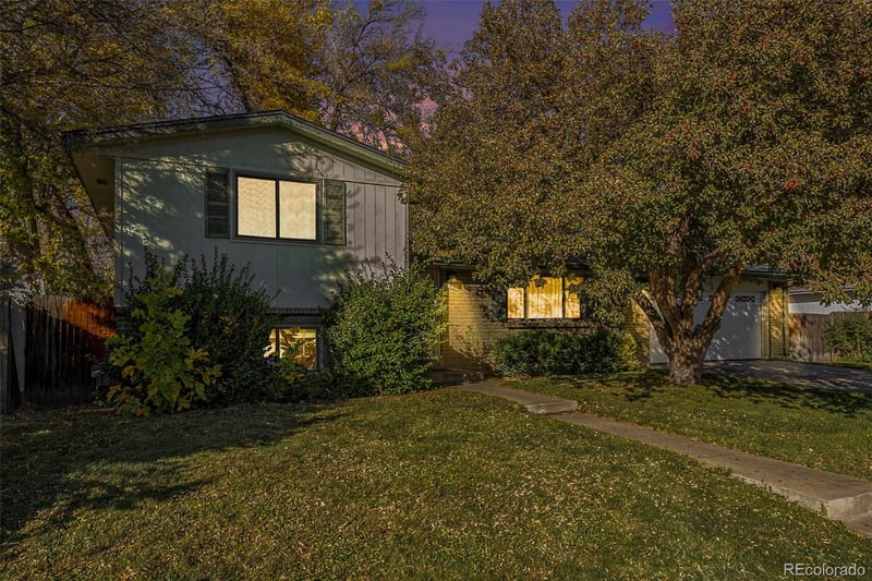 11921 70th Pl, Arvada, CO 80004