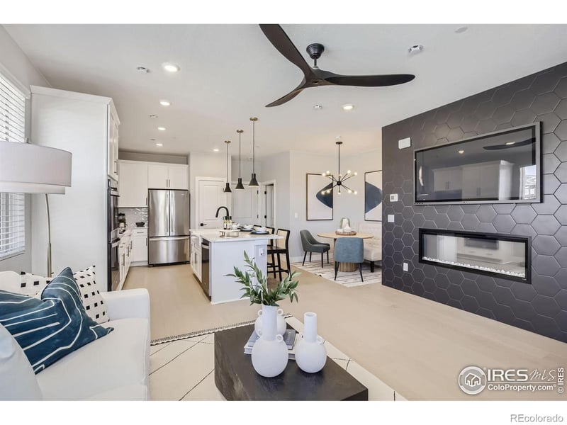 2801 Bear Springs Cir, Longmont, CO 80503