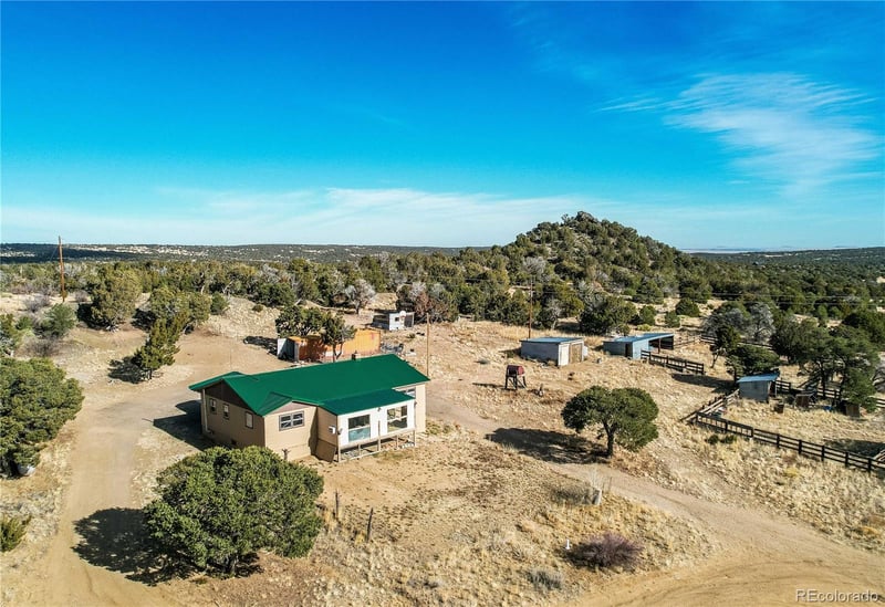 952 Twin Lakes Rd, Walsenburg, CO 81089