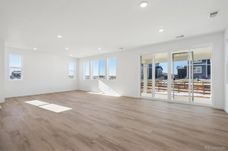 231 Sage Grouse Way, Bennett, CO 80102