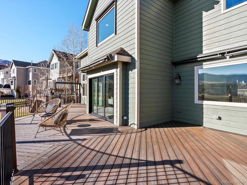 102 Willowleaf Dr, Littleton, CO 80127