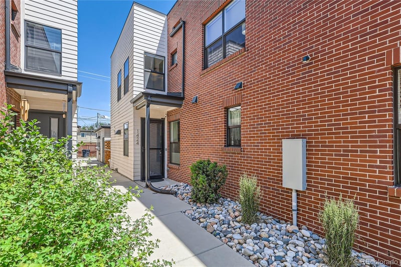 1424 Knox Ct, Denver, CO 80204