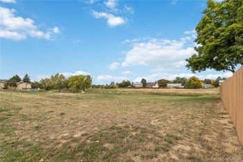 15863 7th Ave, Aurora, CO 80011