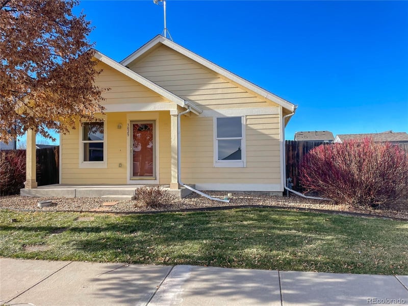 3029 Renshaw St, Strasburg, CO 80136