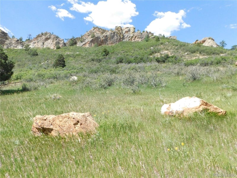 5760 Country Club Dr, Larkspur, CO 80118